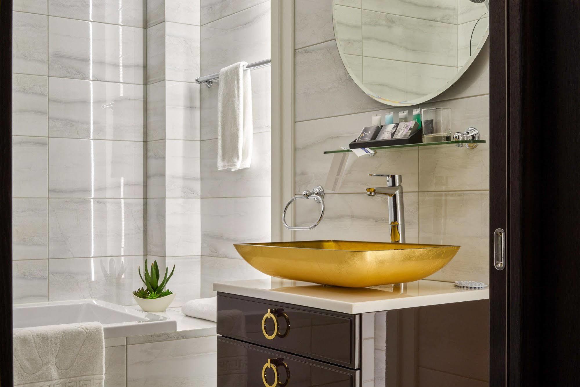 Mirax Sapphire Boutique Hotel Kharkov Luaran gambar